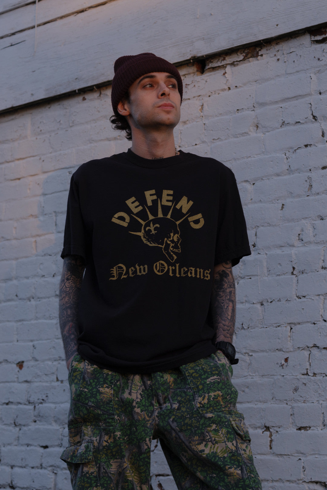 Classic T-Shirt - Shirt - DNO#color_black-gold