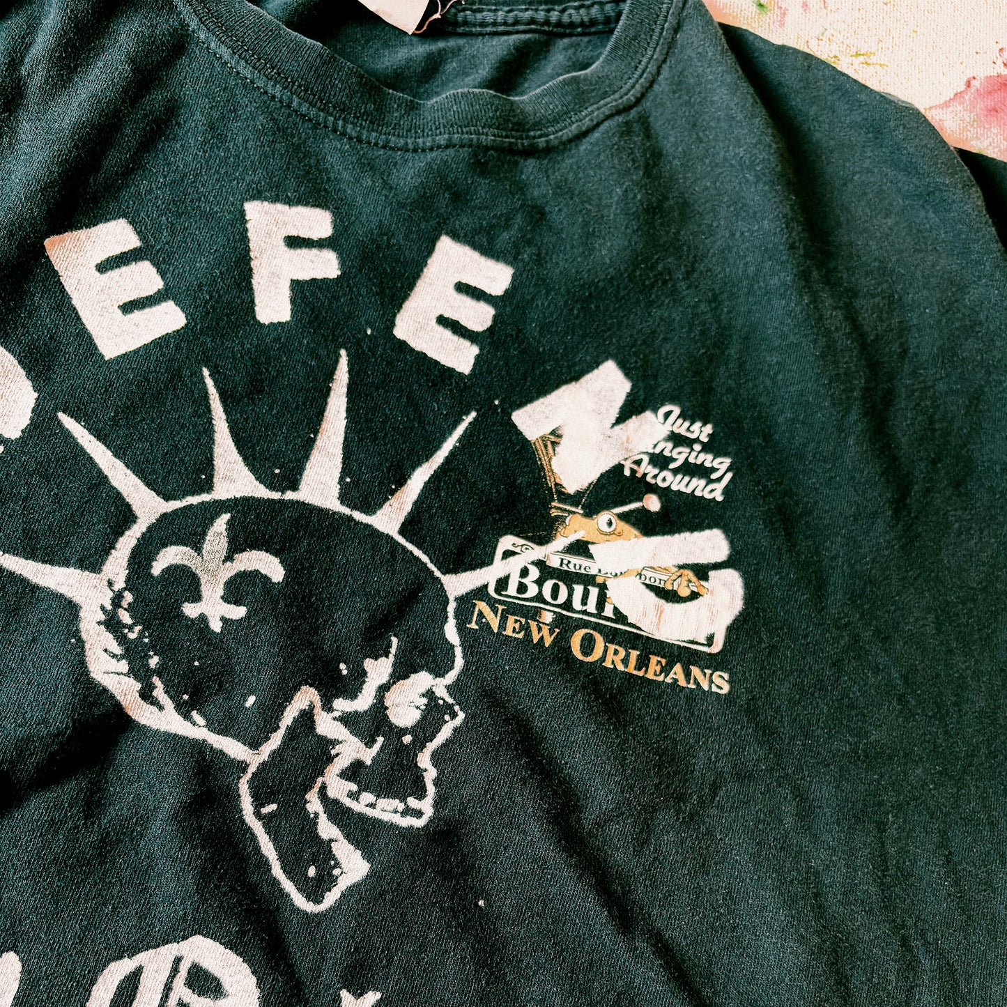 Defend Vintage Hanging Around