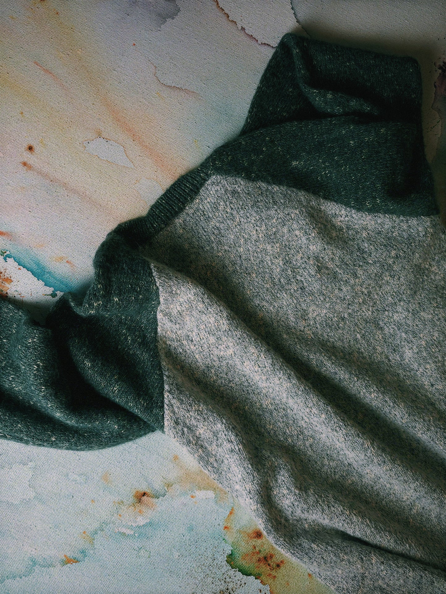 Defend Vintage 2-Tone Raglan Sweater